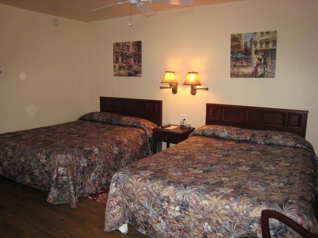 Johnny'S Motel Grand Forks Habitación foto